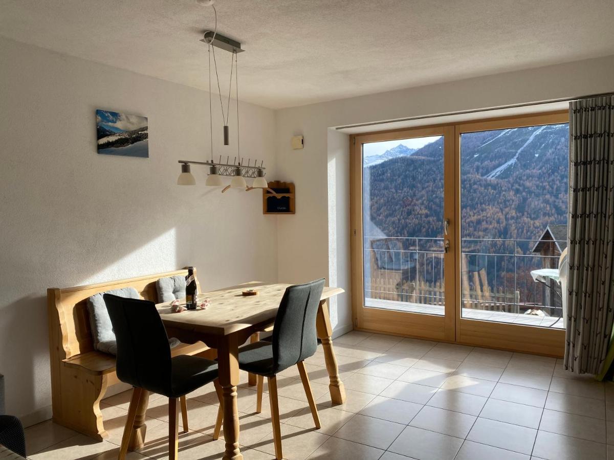 Ferienwohnung In Tschlin Mit Panoramablick Exteriör bild
