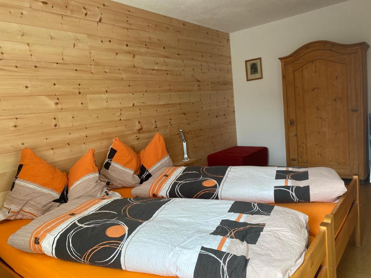 Ferienwohnung In Tschlin Mit Panoramablick Exteriör bild