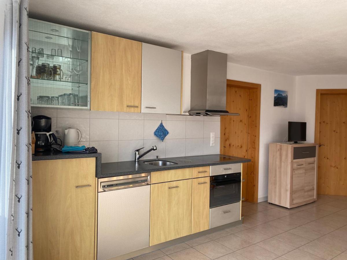 Ferienwohnung In Tschlin Mit Panoramablick Exteriör bild