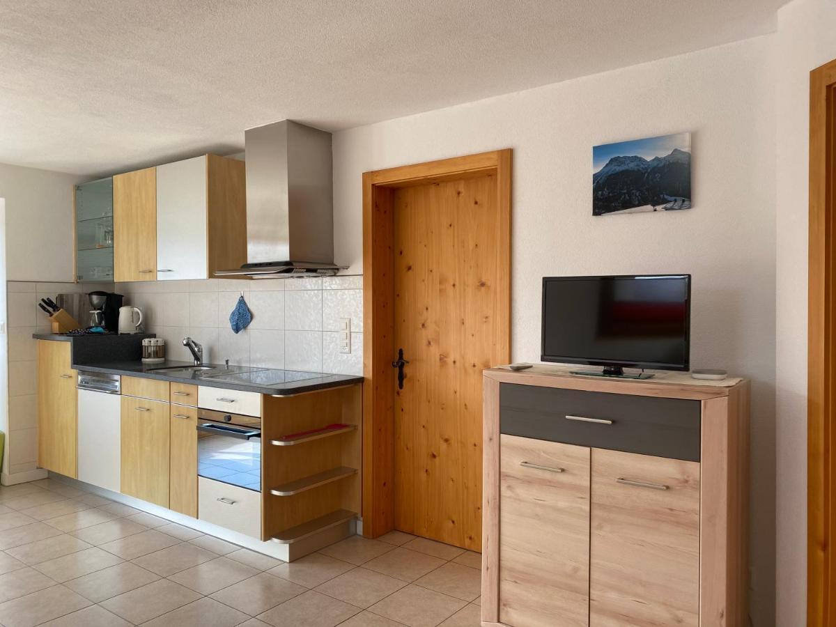 Ferienwohnung In Tschlin Mit Panoramablick Exteriör bild