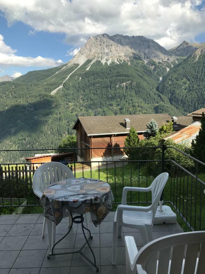 Ferienwohnung In Tschlin Mit Panoramablick Exteriör bild